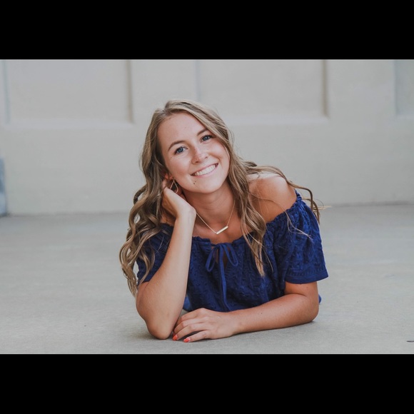 Meet your Posher, Alexis - Picture 1 of 1